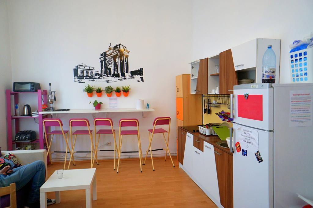 Little Bucharest Old Town Hostel Ruang foto