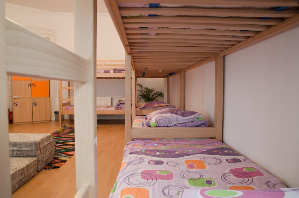Little Bucharest Old Town Hostel Ruang foto